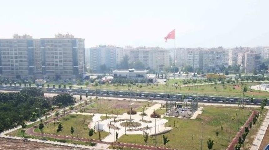Bayraklı&rsquo;ya 5 Bin 500 Metrekarelik Park