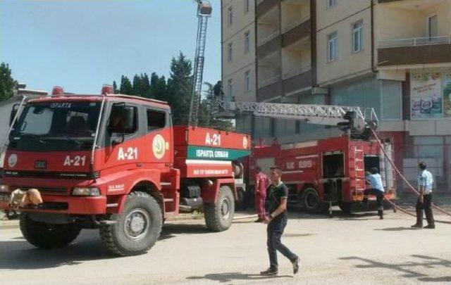 Boş Öğrenci Apartındaki Yangın Korkuttu