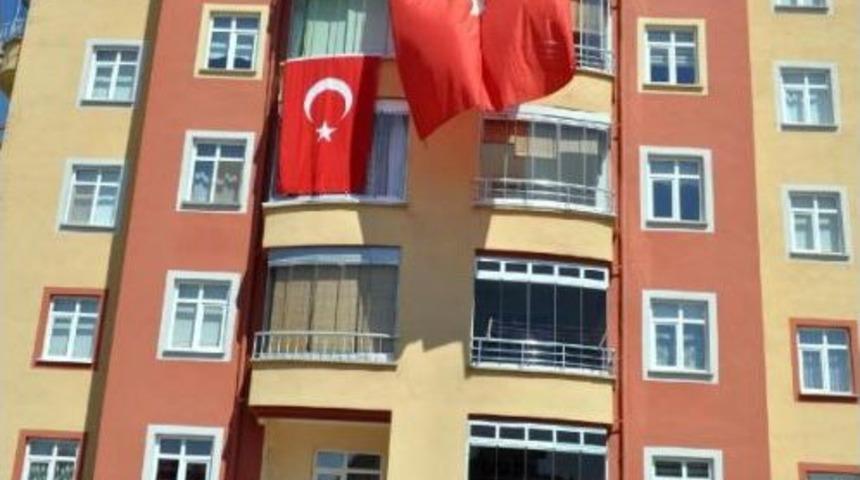 Şehit Polis Ersoy'un, Kayseri&rsquo;Deki Baba Evine Ateş D&uuml;şt&uuml;