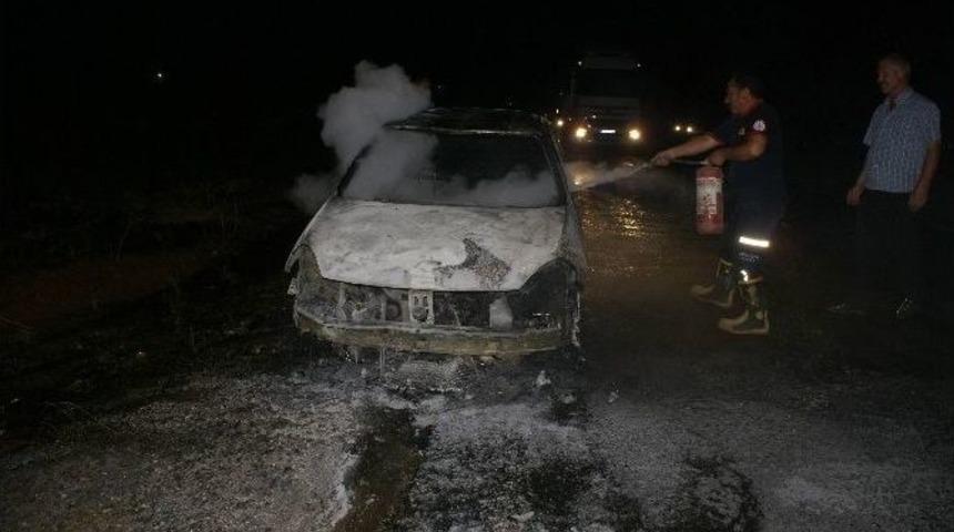 Şanlıurfa&rsquo;da Seyir Halindeki Otomobil K&uuml;l Oldu
