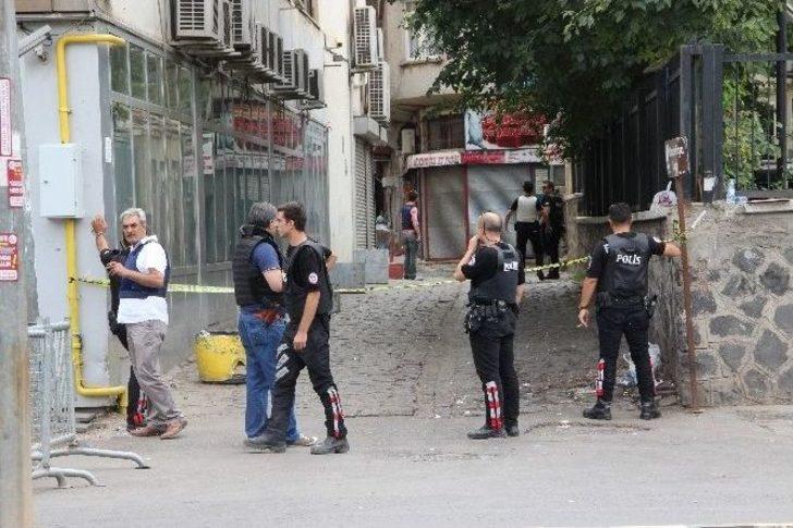 Sokağa Çıkma Yasağını Polis Zırhlı Araçla Duyurdu G2