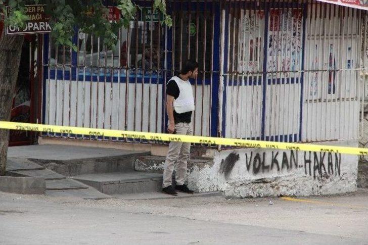 Sokağa Çıkma Yasağını Polis Zırhlı Araçla Duyurdu G3
