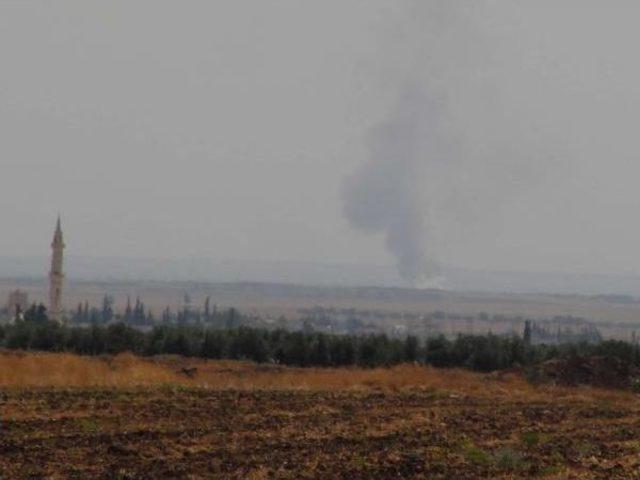 Suriye Sınırında Işid Ile Muhaliflerin &Ccedil;atışmalar S&uuml;r&uuml;yor 1