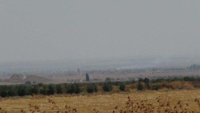 Suriye Sınırında Işid Ile Muhaliflerin &Ccedil;atışmalar S&uuml;r&uuml;yor 3