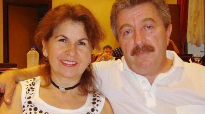 K&ouml;peği Ezmemek I&ccedil;in Direksiyonu Kırınca Direğe &Ccedil;arpan &Ccedil;ift Toprağa Verildi