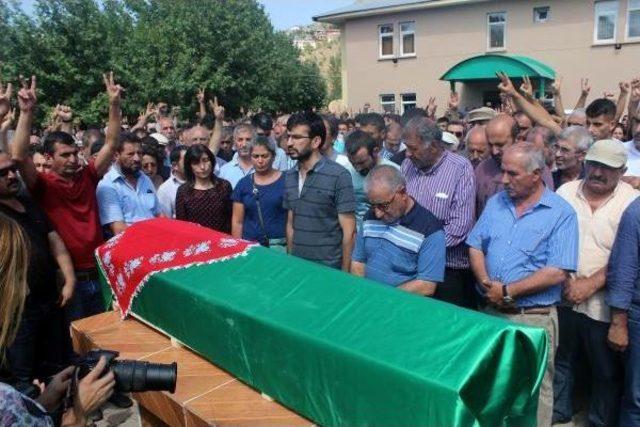 Tunceli'de Çatışma Ortasında Vurulup Ölen Ayten Günhan Toprağa Verildi