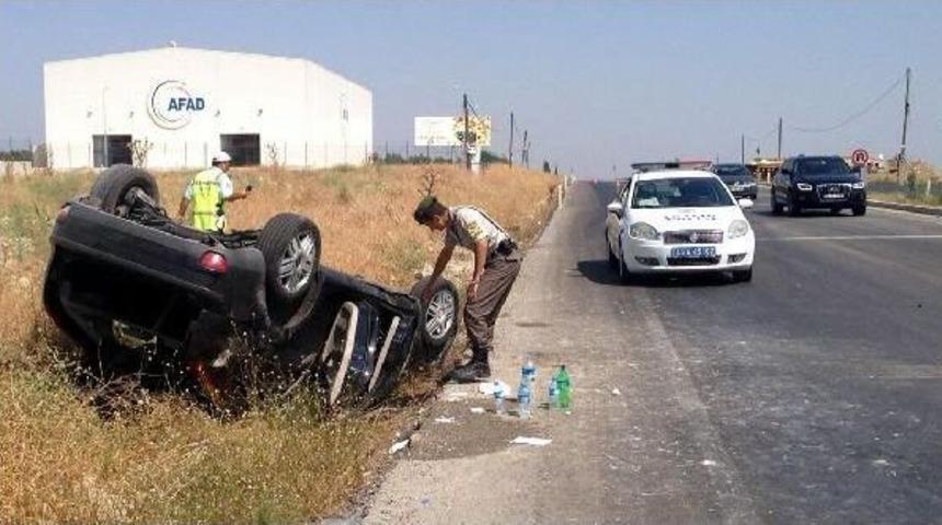 Otomobil Devrildi: 2 Yaralı