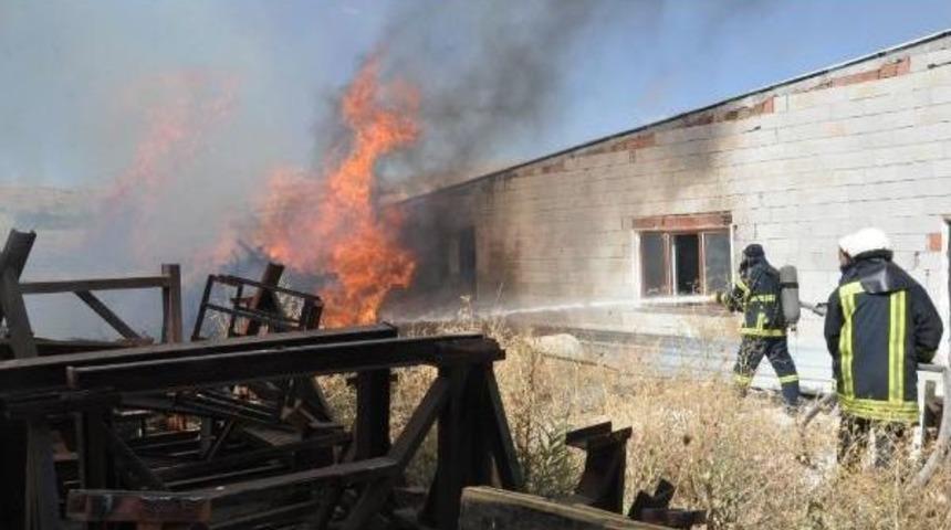 Vagon Fabrikasında Yangın Paniği