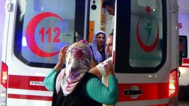 Tarım İşçilerini Taşıyan Minibüs Devrildi: 12 Yaralı