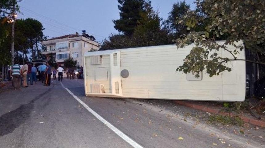 Belediye Otob&uuml;s&uuml; Devrildi: 7 Yaralı