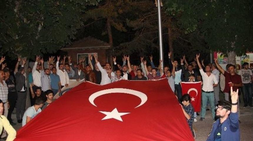 &Uuml;lk&uuml;c&uuml;lerden Hain Saldırıya Protesto