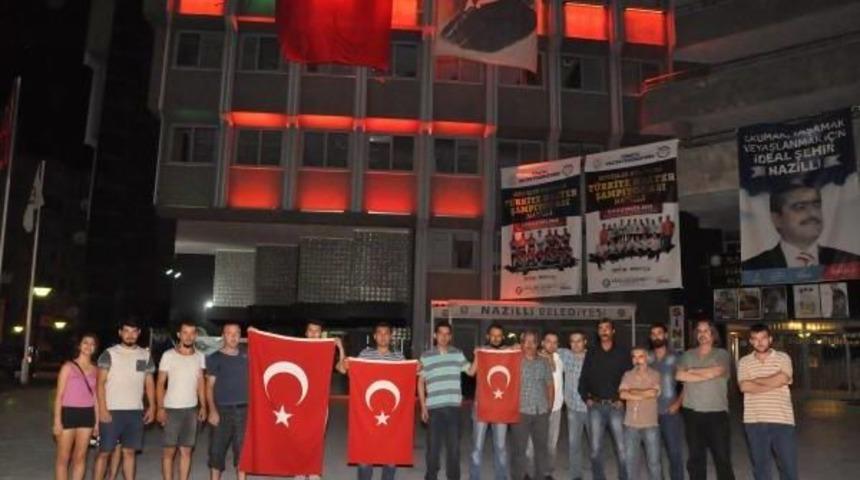 Nazilli'de Ter&ouml;r&uuml; Kınamak I&ccedil;in Toplandılar