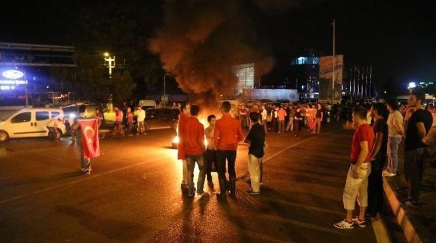 Bursa Şehitleri İ&ccedil;in Meydanlara D&ouml;k&uuml;ld&uuml;