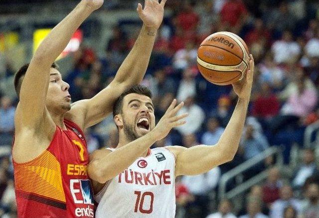 12 Dev Adam, Almanya Karşısında 1