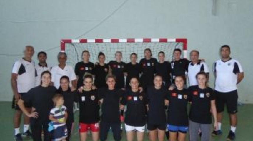 Kastamonu Belediye Kadın Hentbol Takımı &Ccedil;atalzeytin&rsquo;de