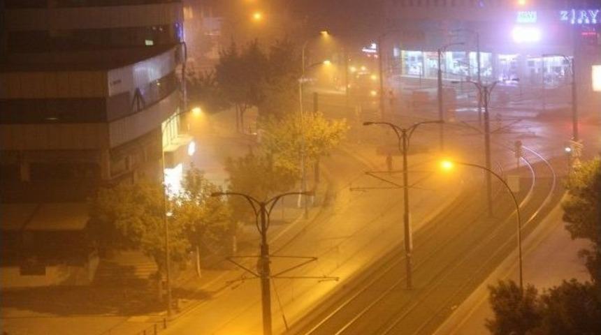 Toz Bulutu Gaziantep&rsquo;i Etkisi Altına Aldı