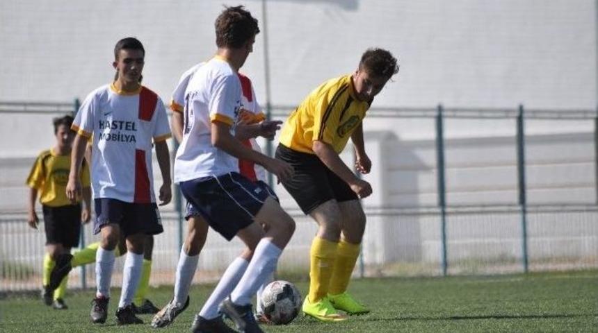 Yeni Esenspor-anadolu Yıldızları: 8-0