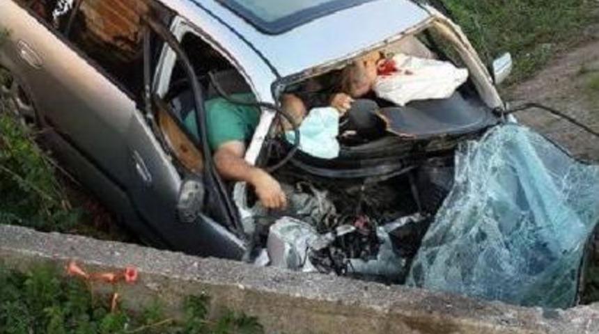 Ordu'da Otomobil Yağmur Suyu Kanalına D&uuml;şt&uuml;: 4 &Ouml;ld&uuml;