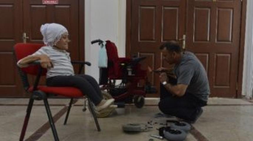 Engelsiz Yaşam At&ouml;lyesi Engelleri Kaldırıyor