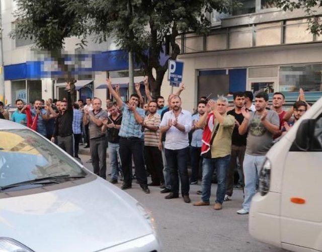 Eskişehir'de Hdp İl Binası Önünde Terör Protestosu