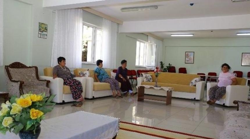 G&uuml;&ccedil;s&uuml;zler Yurdu&rsquo;nda Kalanların Sağlık Sigortaları Yapıldı