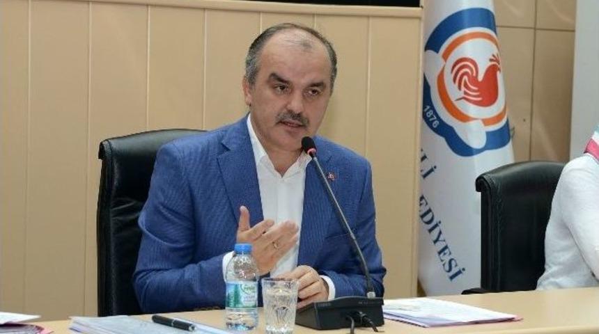 Başkan G&uuml;rlesin&rsquo;den &Ouml;ğrencilere Eğitim Seti