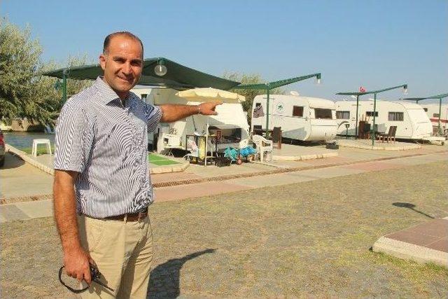 Karavan Parka Gelen Gitmek İstemiyor 2