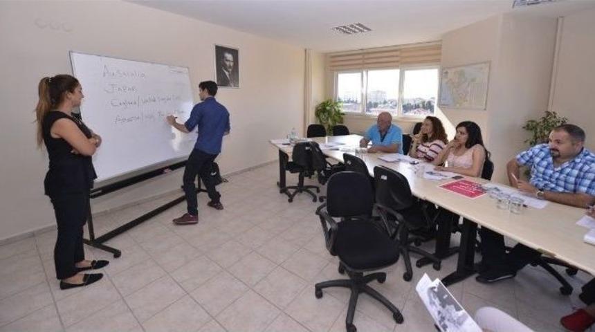 Staj İ&ccedil;in Geldiler, İngilizce &Ouml;ğrettiler