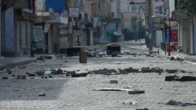 Cizre'de Sokağa Çıkma Yasağı Ve Operasyonlar Sürüyor