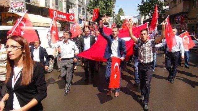 Kars ta Ter&ouml;re Lanet, Şehide Saygı Y&uuml;r&uuml;y&uuml;ş&uuml; 2