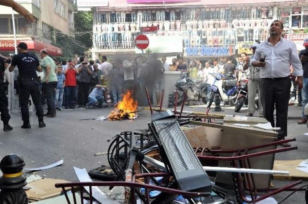 Balıkesir&rsquo;de Hdp Binasına Saldırı