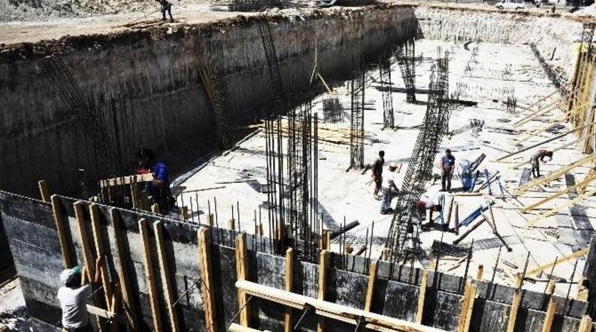 Karaman&rsquo;da Fuar Ve Kongre Merkezinde &Ccedil;alışmalar S&uuml;r&uuml;yor