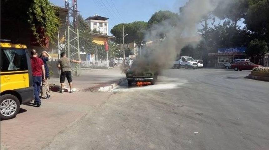 Nazilli&rsquo;de Seyir Halindeki Otomobil Alev Aldı