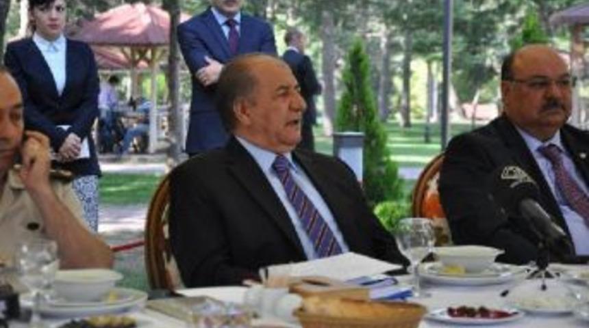 Çorum Valisi Kara: Düğünlerinizi Eğlencesiz Yapın