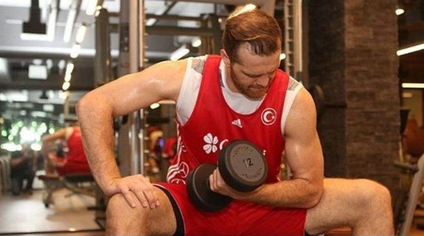 A Milliler Ağırlık Çalıştı