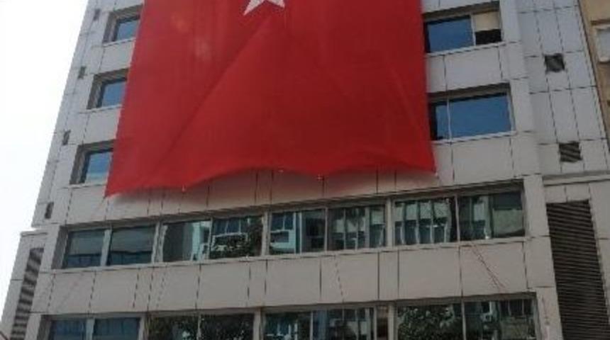 Ebso&rsquo;dan Ter&ouml;re Karşı Bayrak