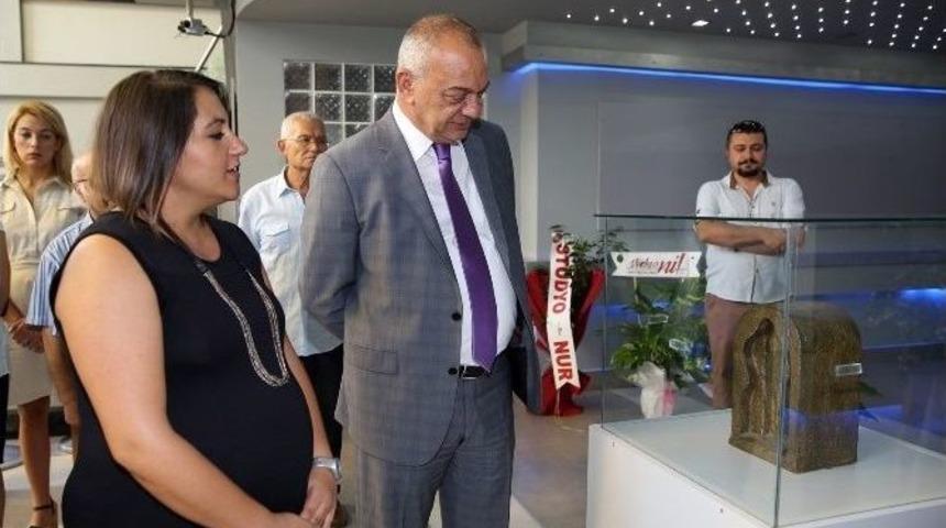 Taşlarla V&uuml;cut Bulan İnsan