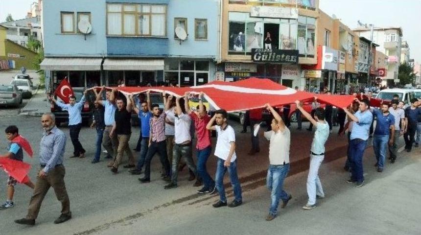 G&ouml;ksun&rsquo;da Vatandaşlar Askere Gitmek İ&ccedil;in Dilek&ccedil;e Verdi