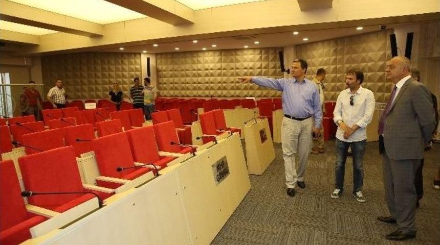 B&uuml;y&uuml;kşehir Meclisine Modern Salon