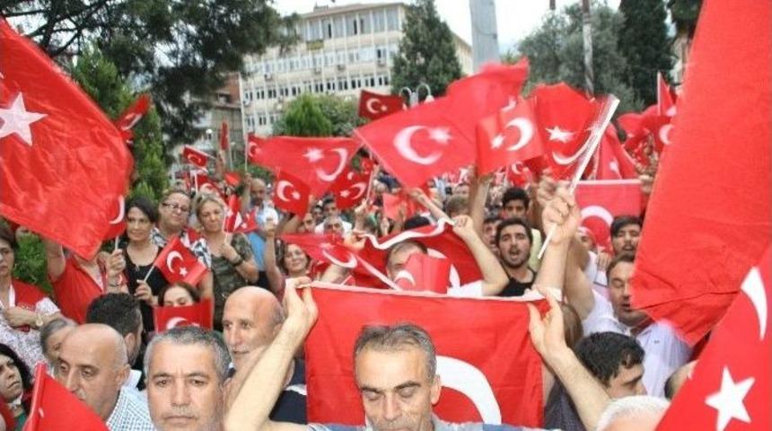 Devrek&rsquo;te Y&uuml;zlerce Vatandaş Sokağa D&ouml;k&uuml;ld&uuml;