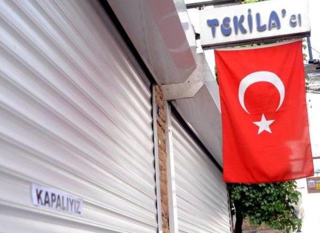 Bodrum'da Barlar Teröre Tepkisiz Kalmadı