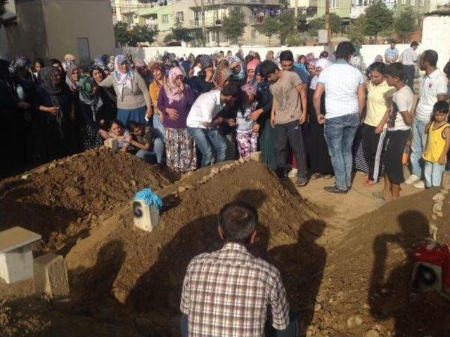 Piknik Dönüşü Kazada Ölen Dört Kişi Toprağa Verildi