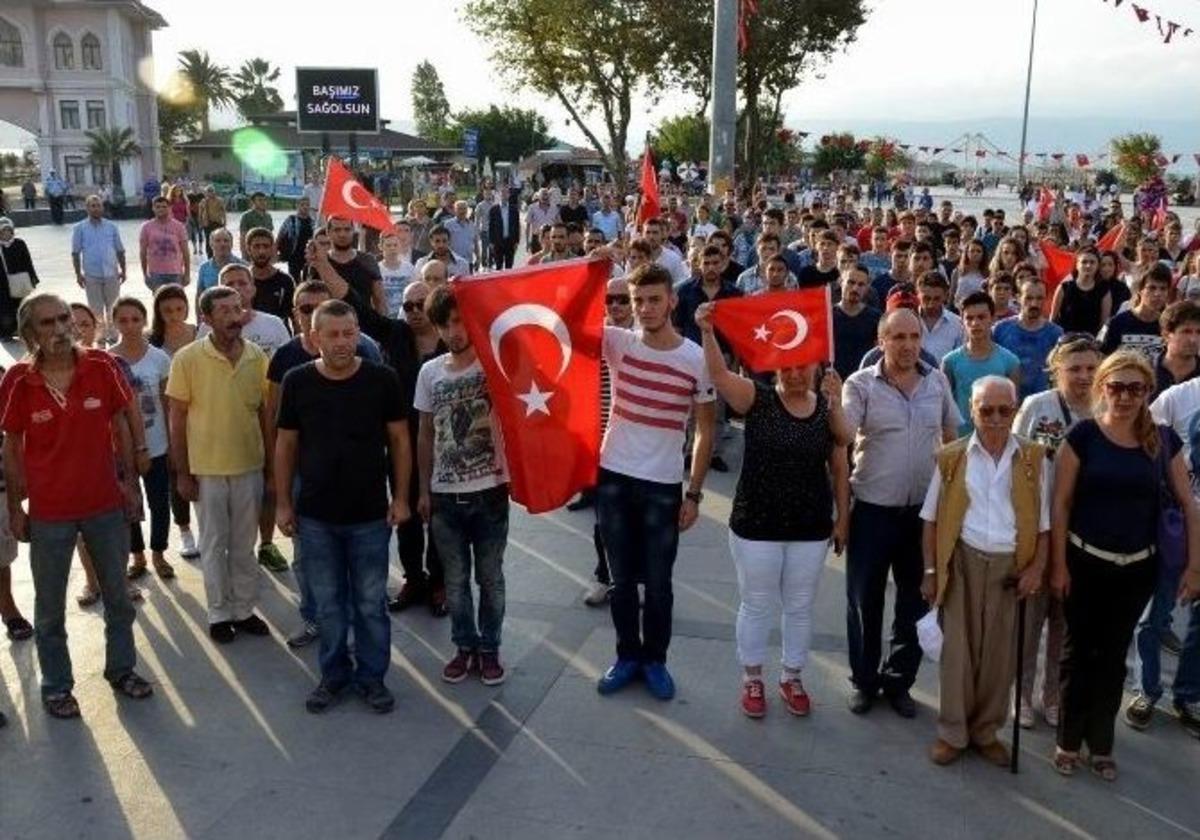 Bandırma&rsquo;da Ter&ouml;re Tepki Y&uuml;r&uuml;y&uuml;ş&uuml;