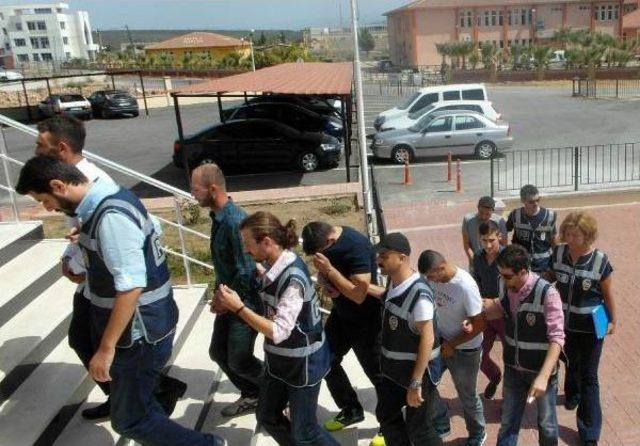 Ayvalık'ta 19 Kaçak, 7 Organizatör Yakalandı