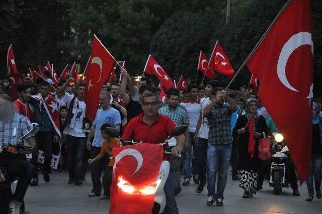 İnegöl’de Teröre Lanet Yağdı