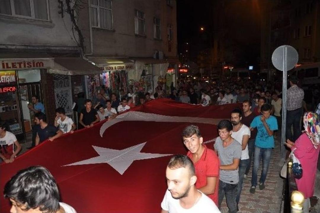 Giresun Şehitler İ&ccedil;in Y&uuml;r&uuml;d&uuml;