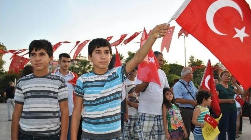 Aydın Şehitleri İ&ccedil;in Sokaklara D&ouml;k&uuml;ld&uuml;
