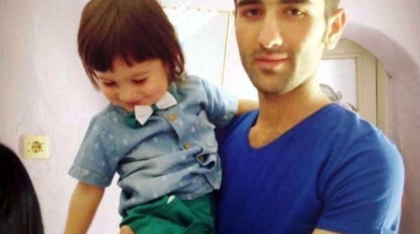 Kamyonetin Altında Kalan 4 Yaşındaki &Ccedil;ocuk Hayatını Kaybetti