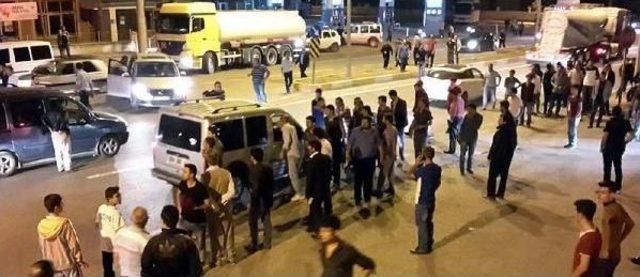 Dağlıca Katliamı Protestosunda Yol Kesip Kimlik Sordular