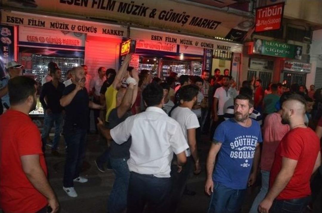 Ordu&rsquo;da Ter&ouml;re Tepki Eyleminde Parti Binasına Saldırı